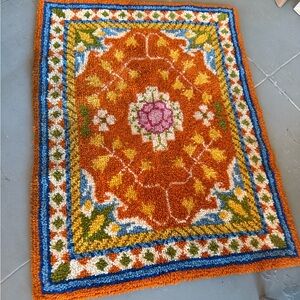 Vintage 1960s Latch Hook Floral Design Rug